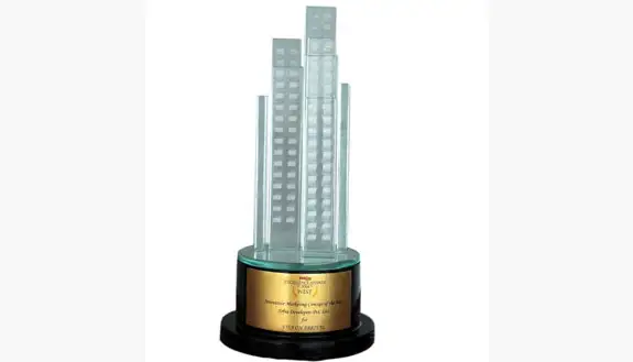 Innovating Marketing Award 2014 By Realty Plus Trophy